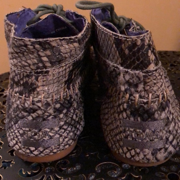 TOMS Booties - Picture 5 of 5